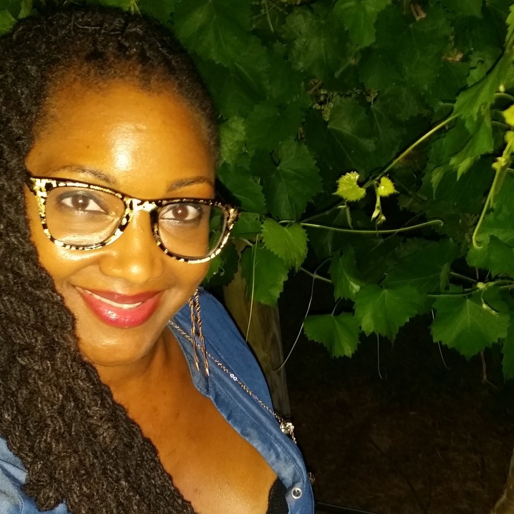 Meet your Posher, Twyla